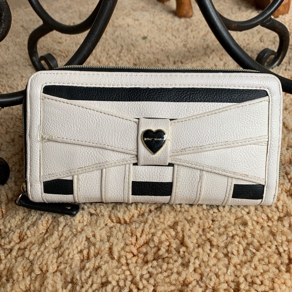 Betsy Johnson wallet